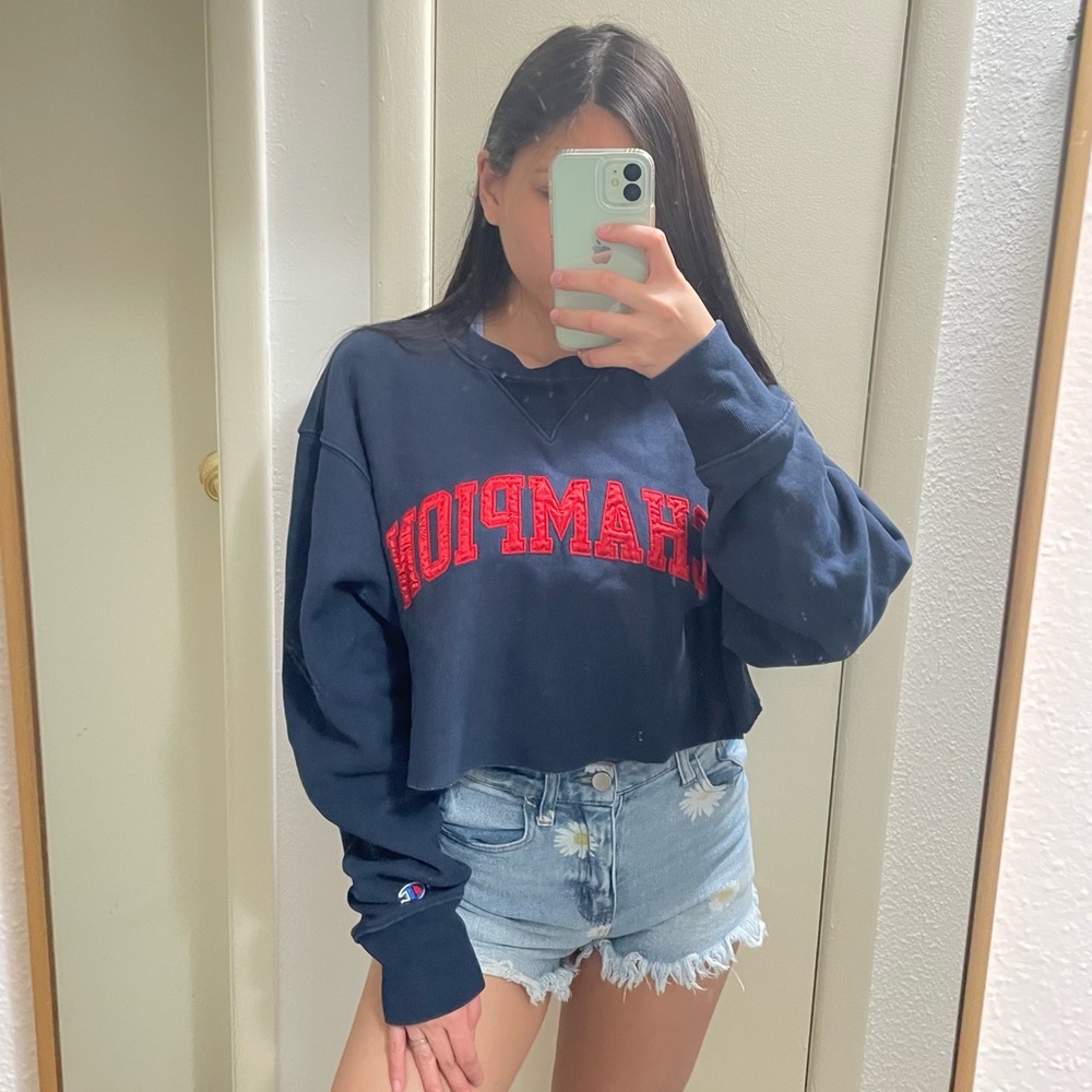 Champion Oversized Cropped Sweater